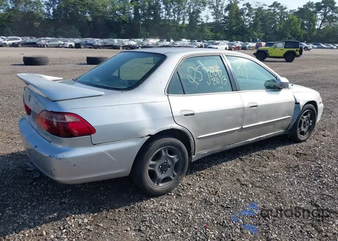 1999 Honda Accord Lx z USA, uszkodzony, nr VIN 1HGCG6657XA160199